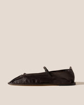 Hereu Soft Shoes | DANSA SUPPLE SHINY - Pleated-Toe Mary Jane Pump - Women