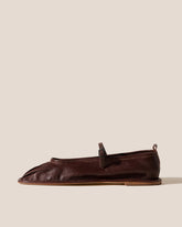 Hereu Soft Shoes | DANSA SUPPLE SHINY - Pleated-Toe Mary Jane Pump - Women