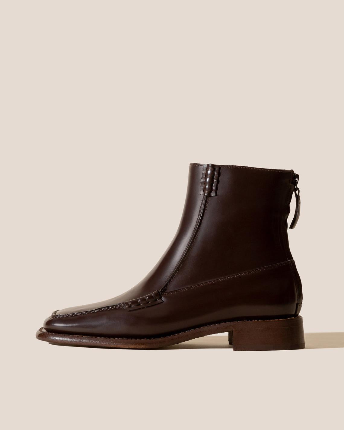 Hereu Boots | QUADRA - Square-Toe Back Zip Boot - Women