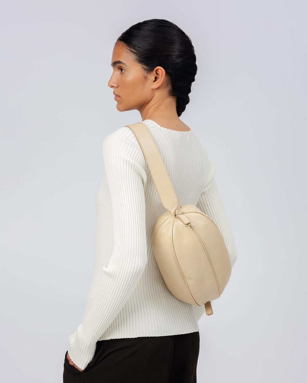 Hereu Crossbody Bags | BOYA L DISTRESSED - Ball-Shaped Crossbody Bag - Women/Men