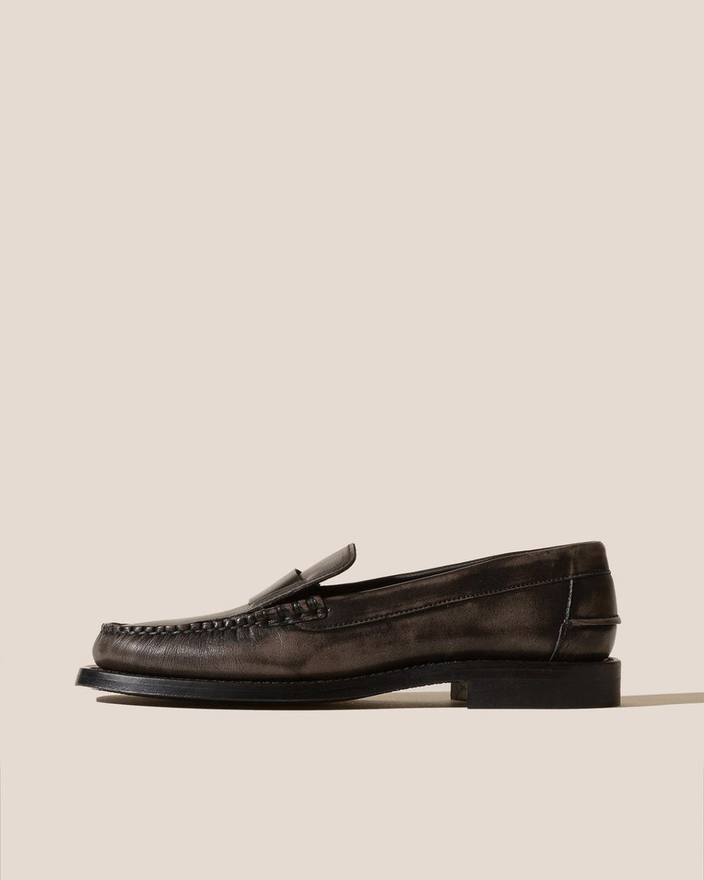 Hereu Loafers | SINEU DUOTONE - Interlaced-detail Slip-on Loafer - Women