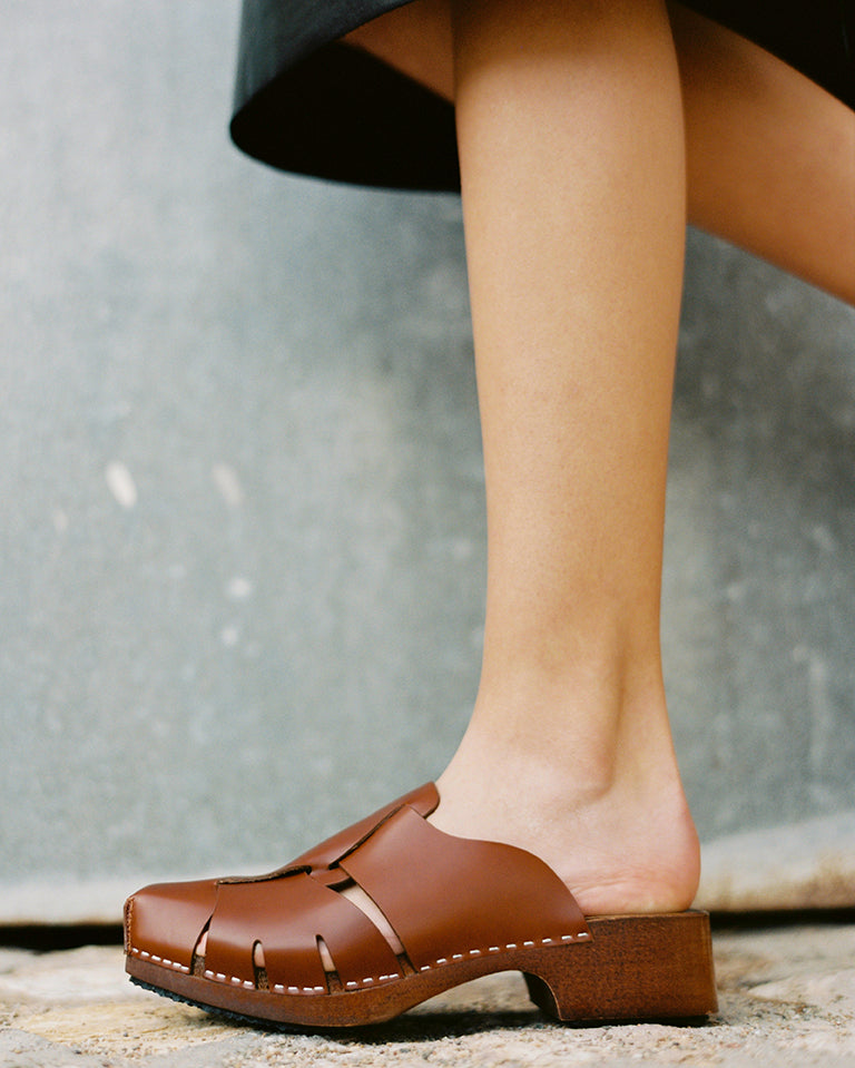 Hereu Sandals | LICIA - Square Toe-Fisherman Mule Clog - Women