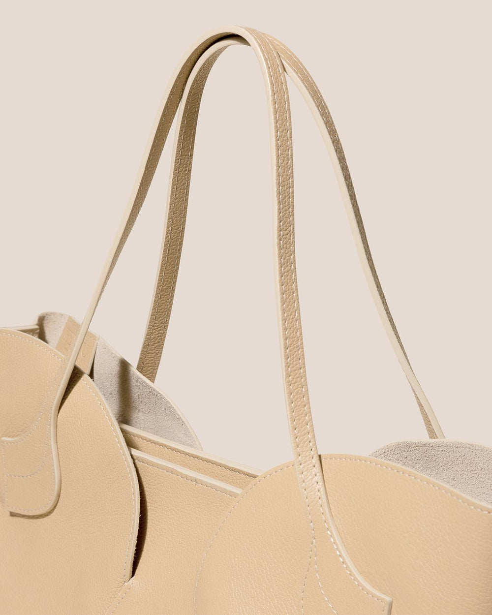 Hereu Shoulder Bags | SEPAL L GRAINY - Large Tulip Shape Zipped Tote Bag - Women
