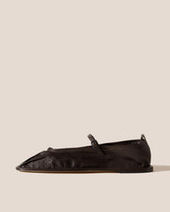 Hereu Soft Shoes | DANSA SUPPLE SHINY - Pleated-Toe Mary Jane Pump - Women