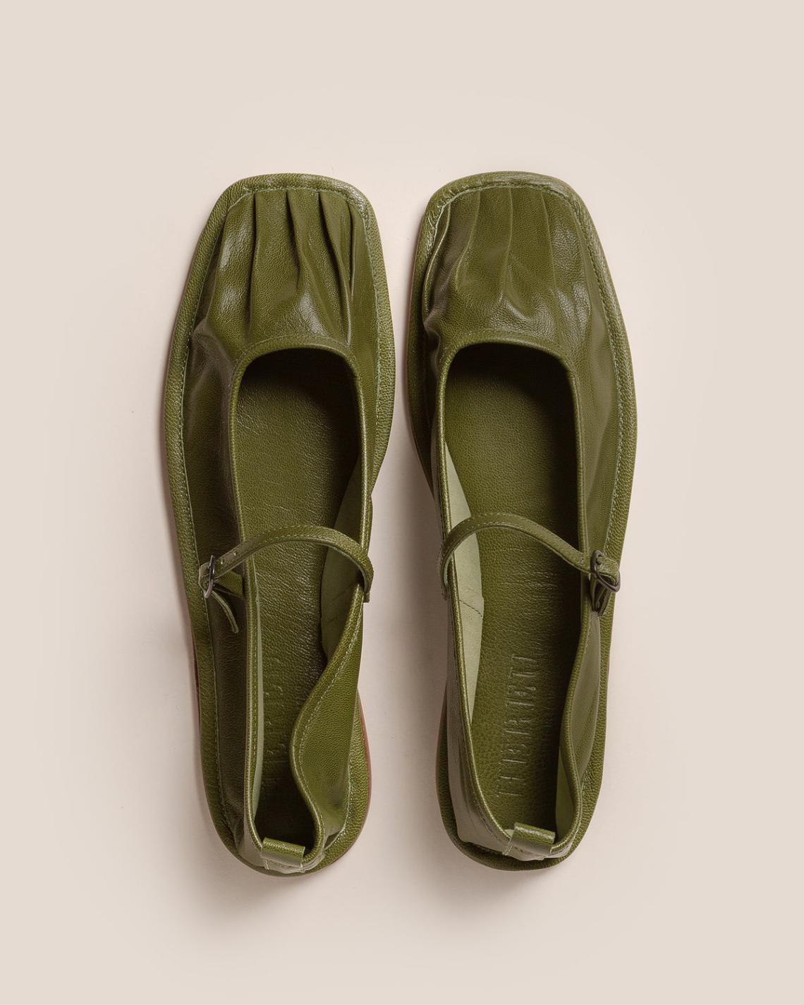 Hereu Soft Shoes | DANSA SUPPLE SHINY - Pleated-Toe Mary Jane Pump - Women