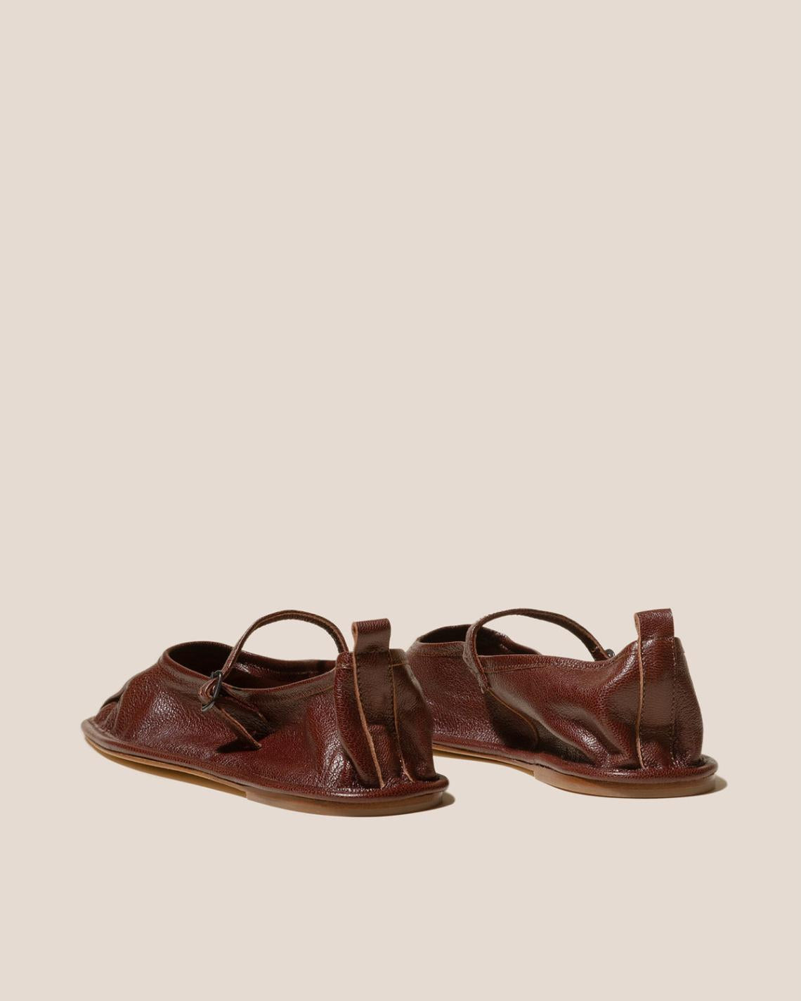 Hereu Soft Shoes | DANSA SUPPLE SHINY - Pleated-Toe Mary Jane Pump - Women