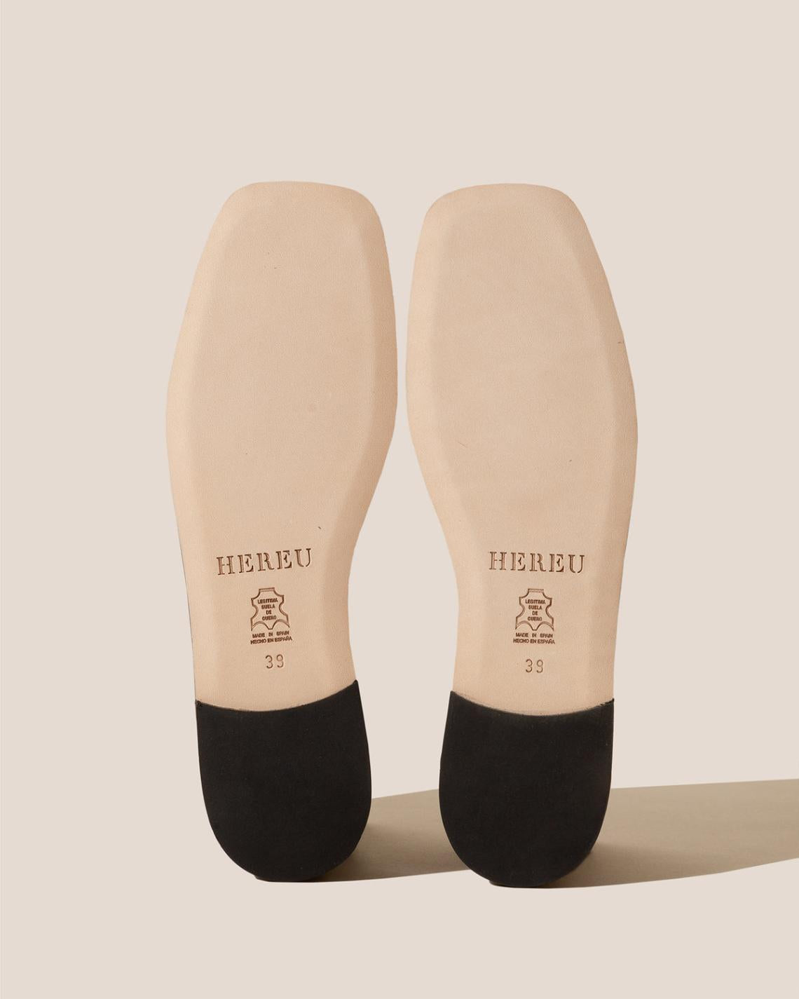 Hereu Soft Shoes | DANSA SUPPLE SHINY - Pleated-Toe Mary Jane Pump - Women