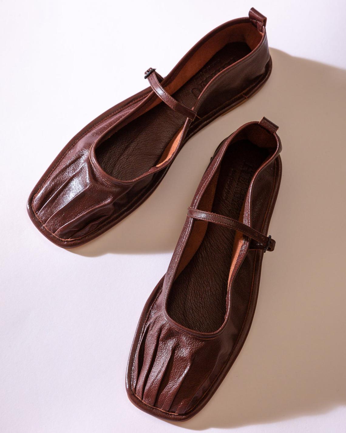 Hereu Soft Shoes | DANSA SUPPLE SHINY - Pleated-Toe Mary Jane Pump - Women