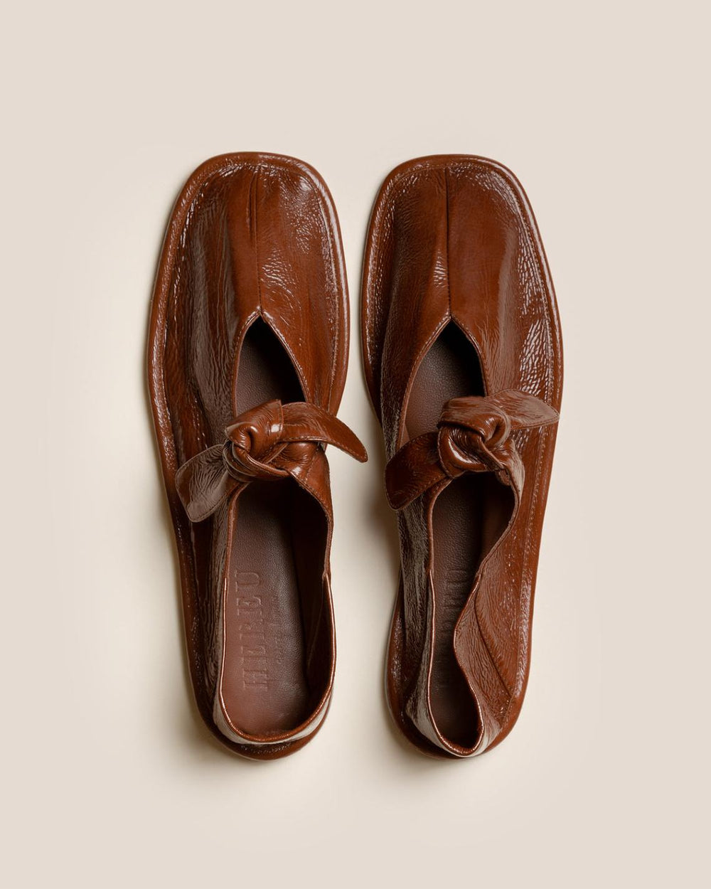 Hereu Soft Shoes | LLASADA CRINKLED GLOSSY - Front-Knot Pump - Women