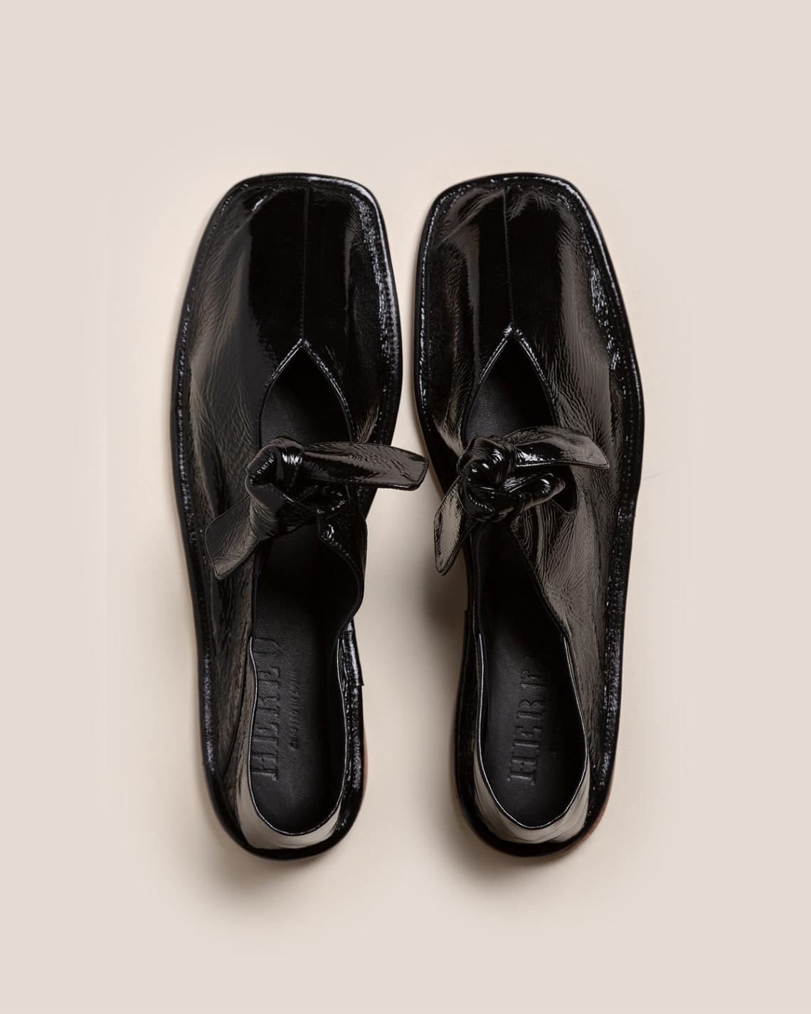 Hereu Soft Shoes | LLASADA CRINKLED GLOSSY - Front-Knot Pump - Women