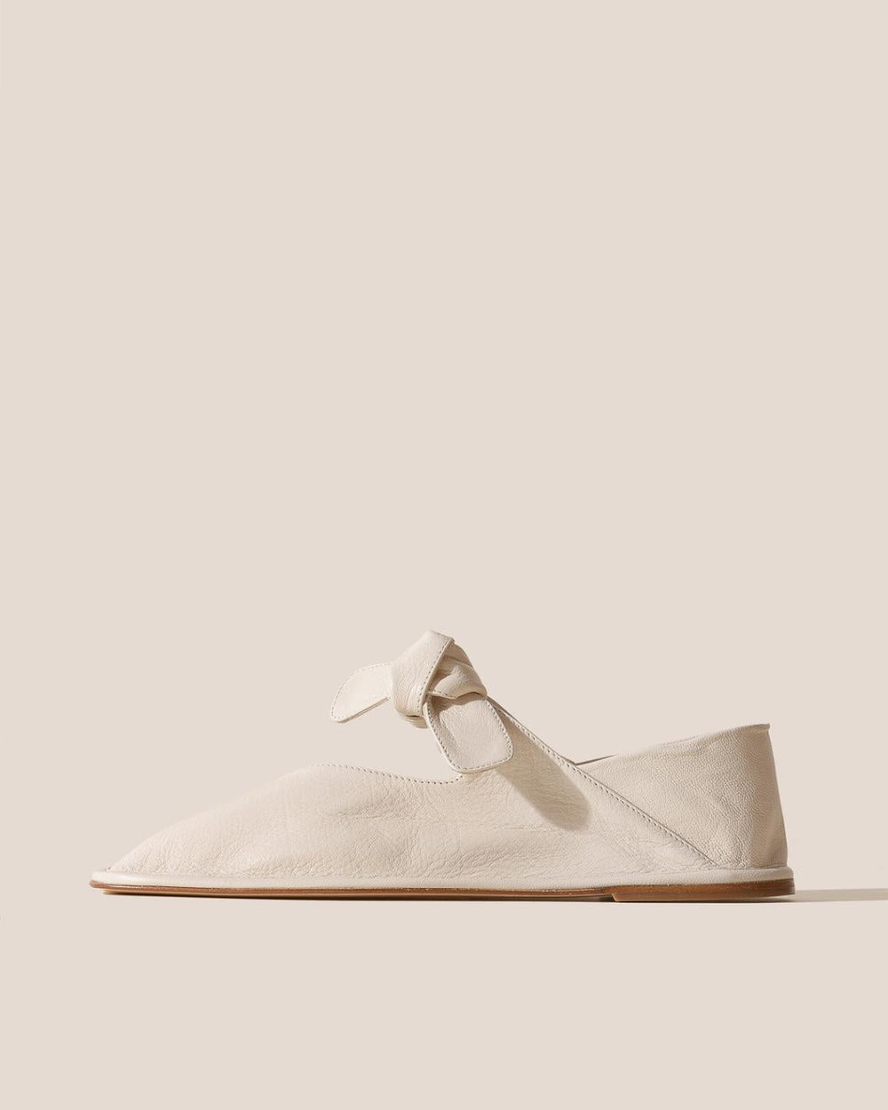 Hereu Soft Shoes | LLASADA SUPPLE SHINY - Front-Knot Pump - Women