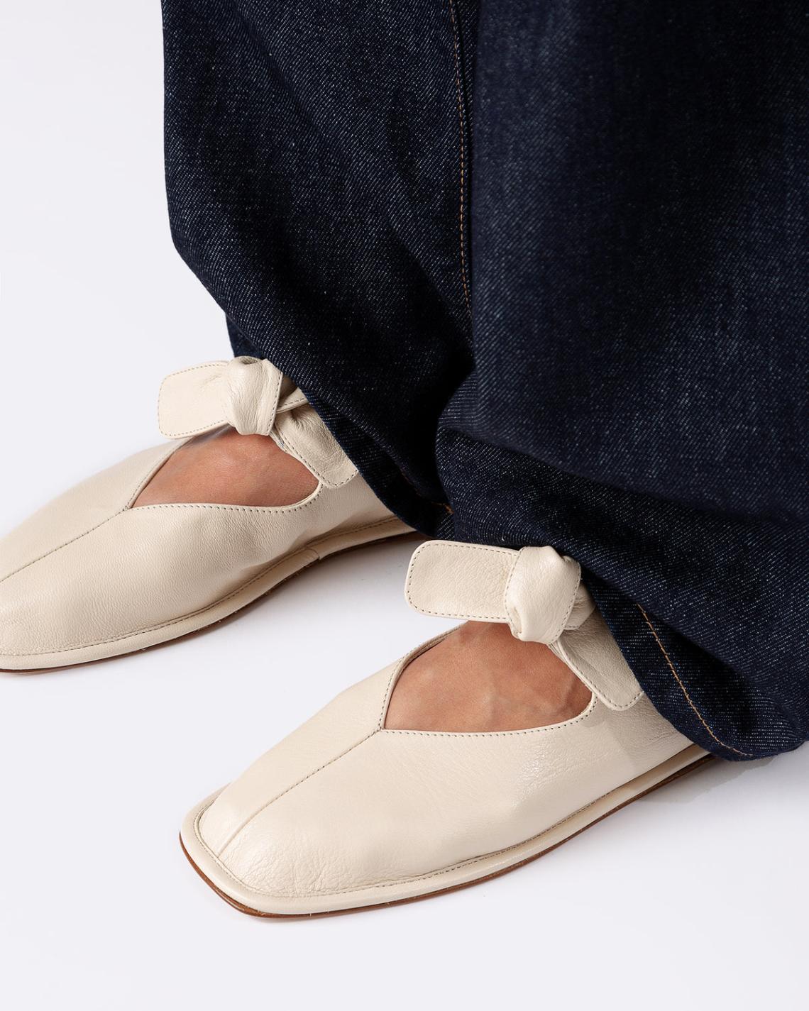 Hereu Soft Shoes | LLASADA SUPPLE SHINY - Front-Knot Pump - Women