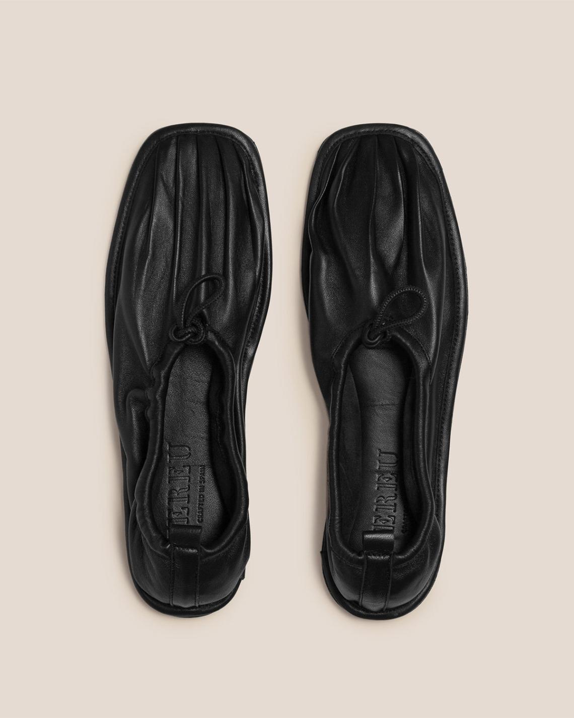 Hereu Soft Shoes | PUNTERA - Pleated-Toe Pump - Women