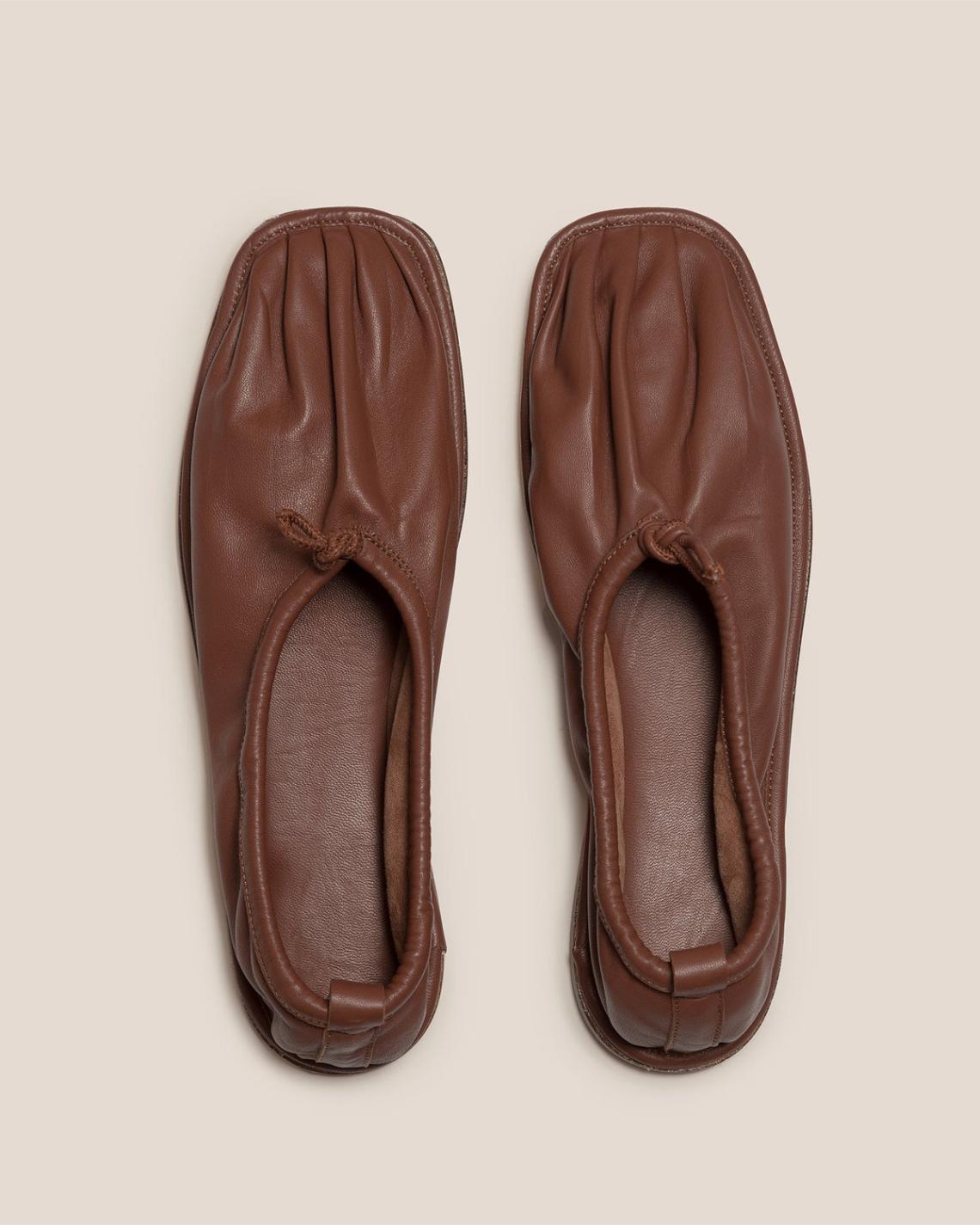 Hereu Soft Shoes | PUNTERA - Pleated-Toe Pump - Women