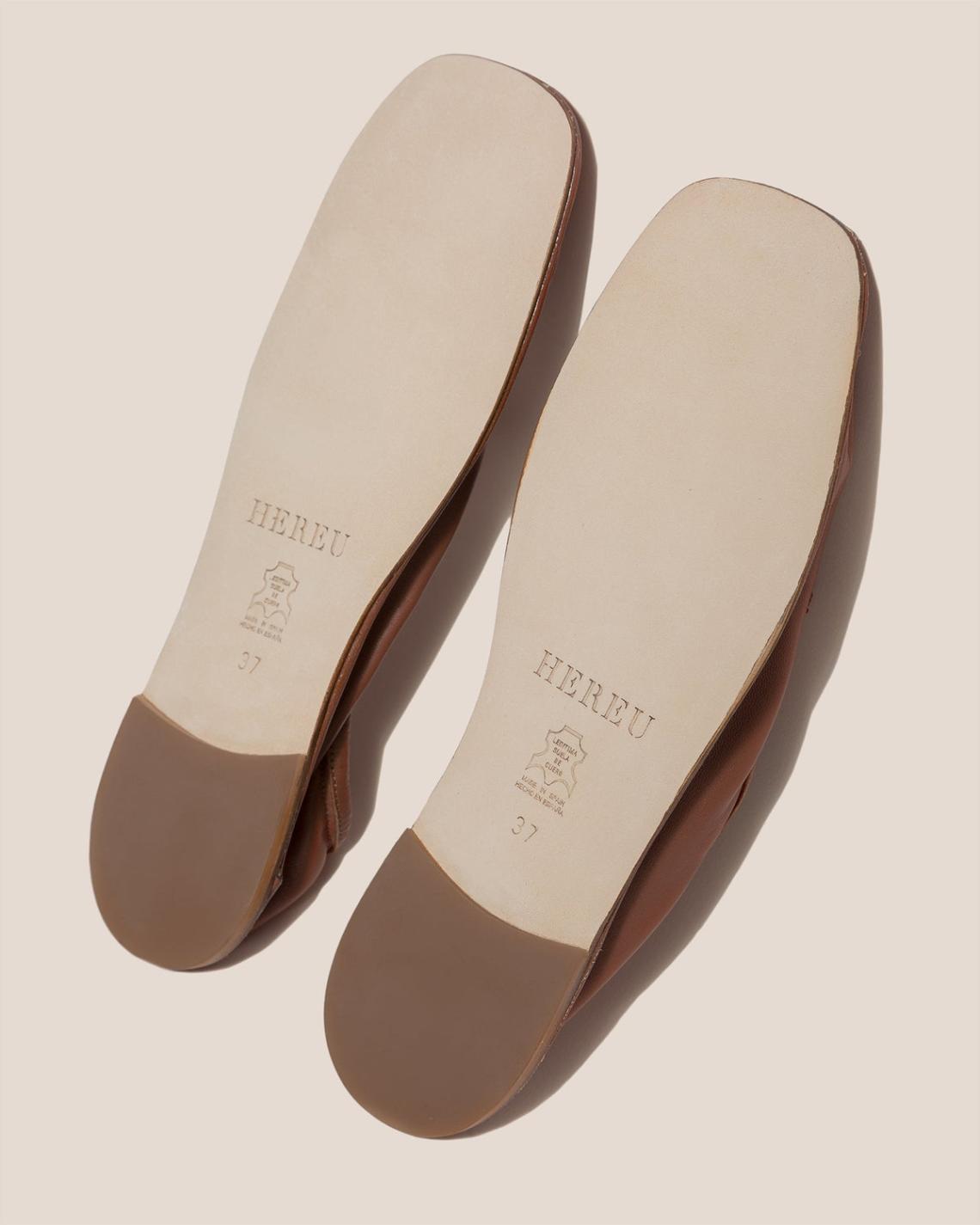 Hereu Soft Shoes | PUNTERA - Pleated-Toe Pump - Women