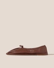 Hereu Soft Shoes | PUNTERA - Pleated-Toe Pump - Women