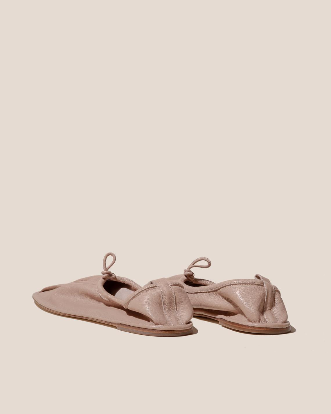 Hereu Soft Shoes | PUNTERA SUPPLE SHINY - Pleated-Toe Pump - Women